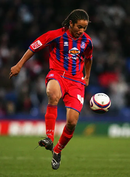 Sean Scannell in Crystal Palace home kit, controlling the ball, Coca-Cola Championship era